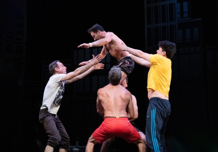 Photographe plateau Paris Cirque, troupe AKOREACRO