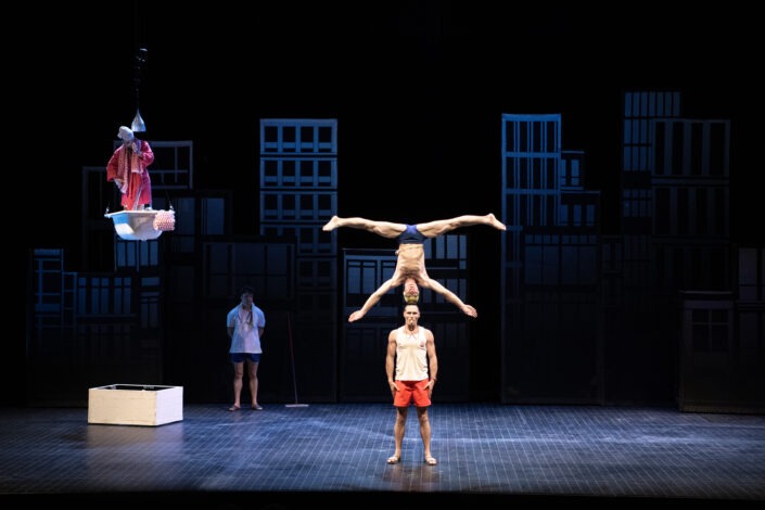 Photographe plateau Paris Cirque, troupe AKOREACRO